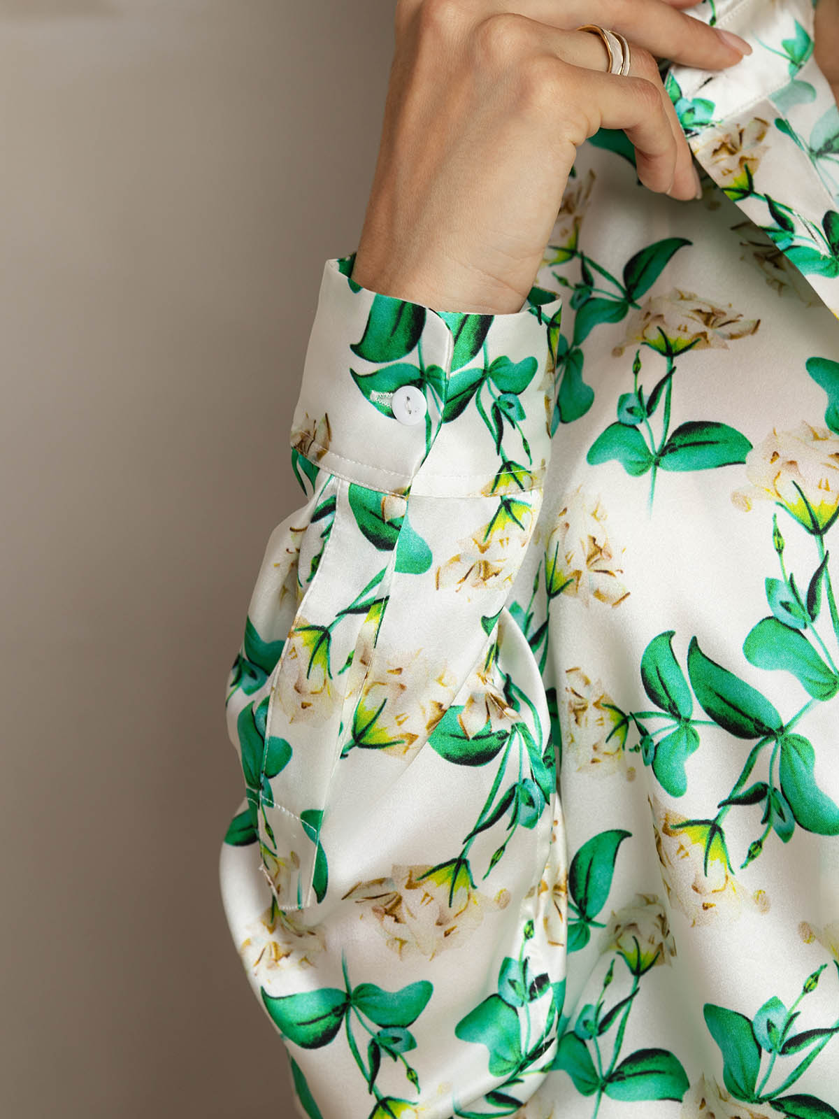 19Momme Seda Básica Cuello Militar Camisa