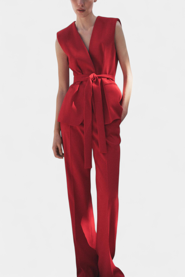 Carlota Conjunto clásico con chaleco y pantalones de pierna ancha.